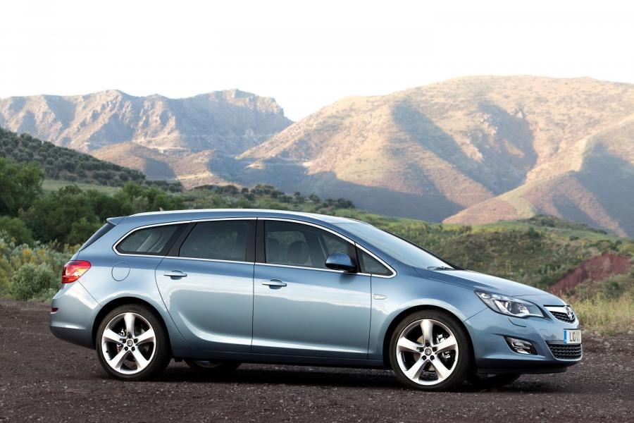  Vauxhall Astra Sports Tourer 2011 года  (фото 4 из 10)